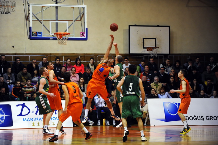 Sibenik ,170213.
Dvorana Baldekin 
Derbi utakmica izmedju GKK Sibenik i Sonik Puntamika Zadar za prvaka A2 Hrvatske kosarkaske lige Jug.
Foto: Niksa Stipanicev / CROPIX