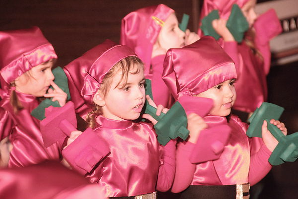 Plesna udruga Gesta: Ima li spasa za Djeda Mraza (Foto:Saša Čuka)