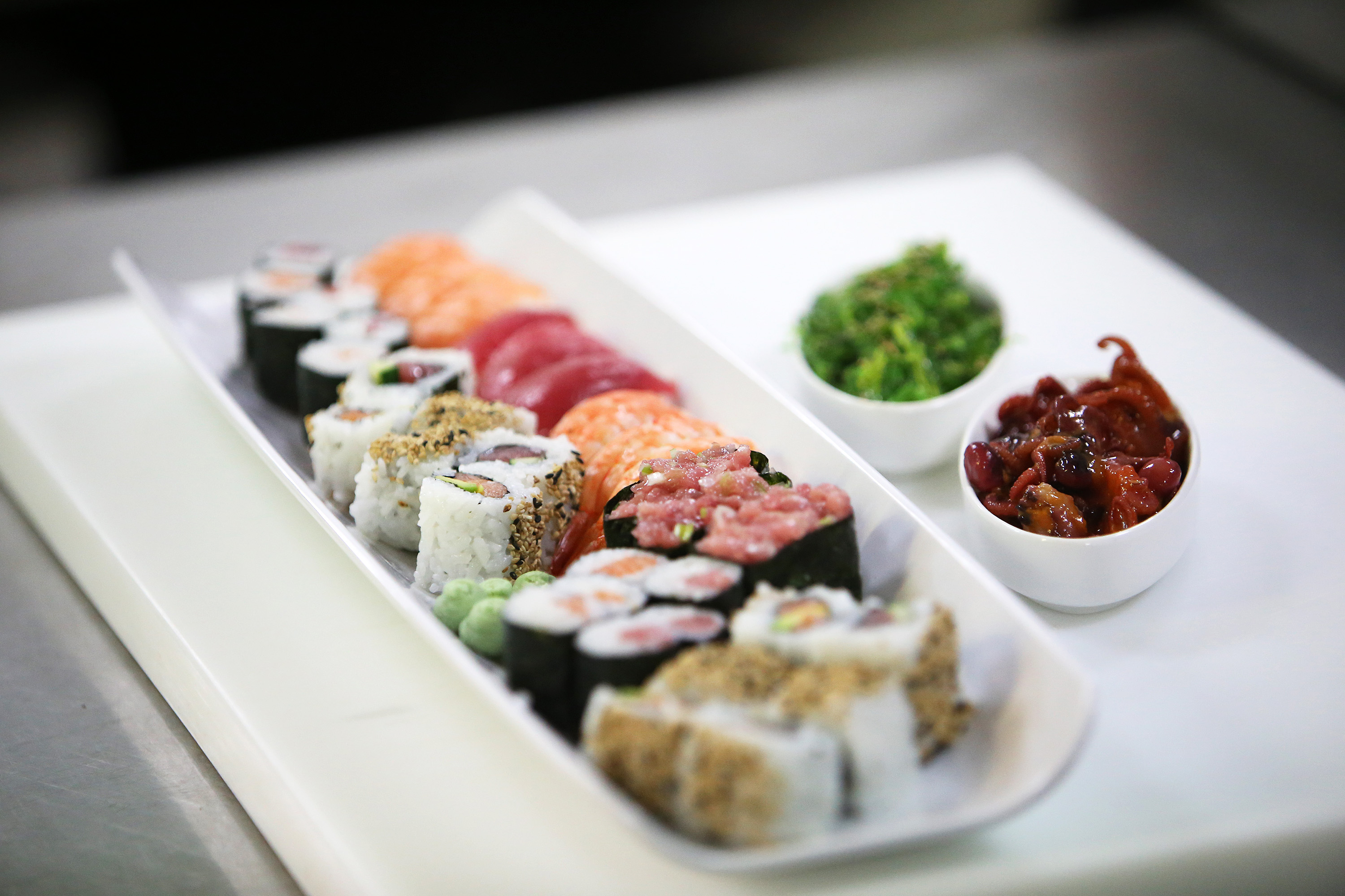 Kako se sinoć spremao sushi za večerašnje otvaranje Tuna, Sushi & Wine Festivala Kako se sinoć spremao sushi za večerašnje otvaranje Tuna, Sushi & Wine Festivala