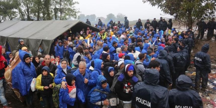 Nekoliko tisuca izbjeglica zadrzano je na GP Bapska. Izbjeglice koje dolaze sa juga srbije u velikom su broju nocas i jutros dosli do granice s Hrvatskom. Photo: Marko Mrkonjic/PIXSELL