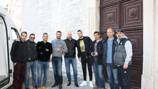 Zadarski sportaši i sportski novinari velikog srca napunili Socijalnu samoposlugu Zadarski sportaši i sportski novinari velikog srca napunili Socijalnu samoposlugu