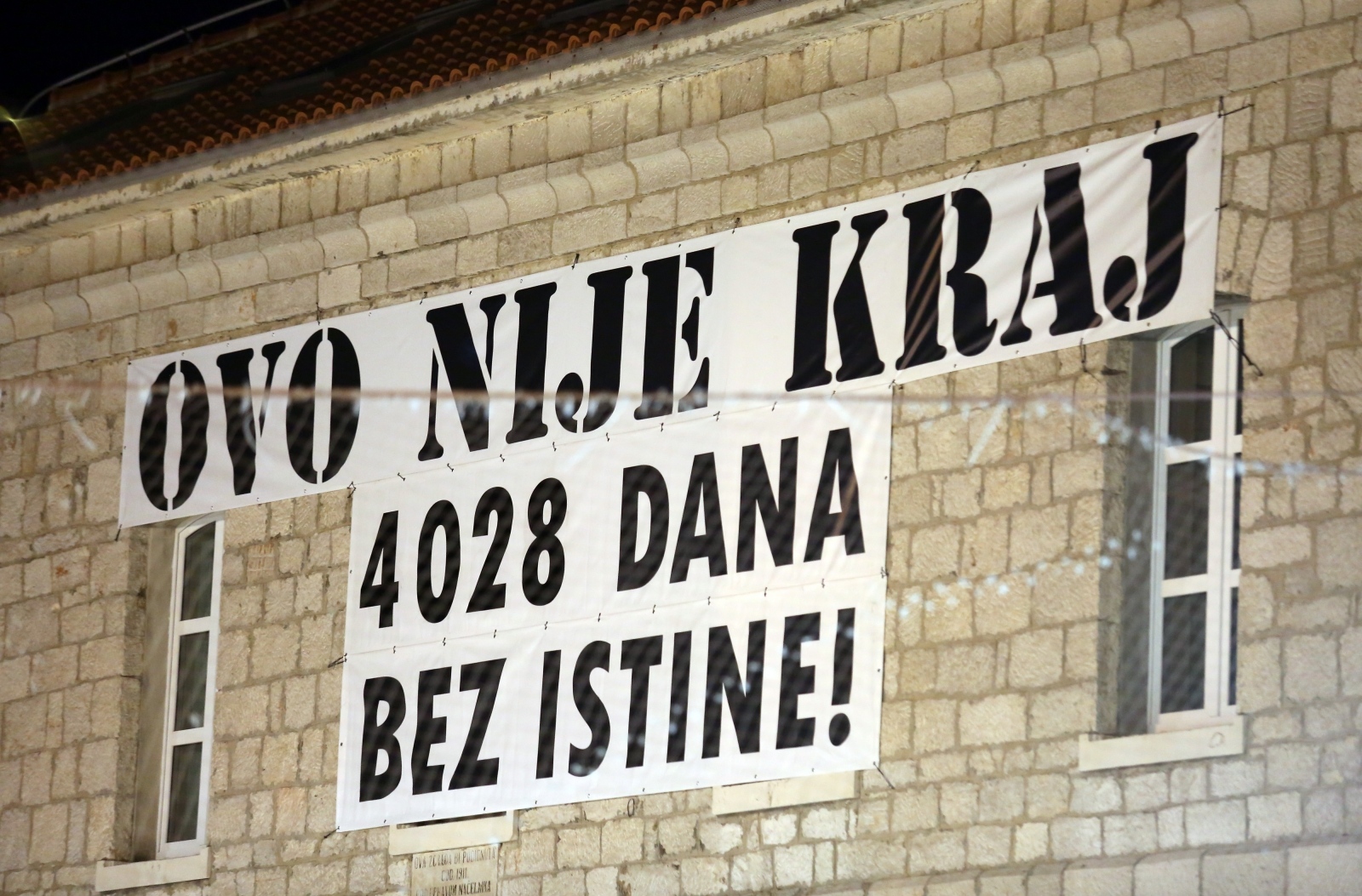U Vodicama pušteni lampioni za tragično stradale vatrogasce na Kornatima U Vodicama pušteni lampioni za tragično stradale vatrogasce na Kornatima