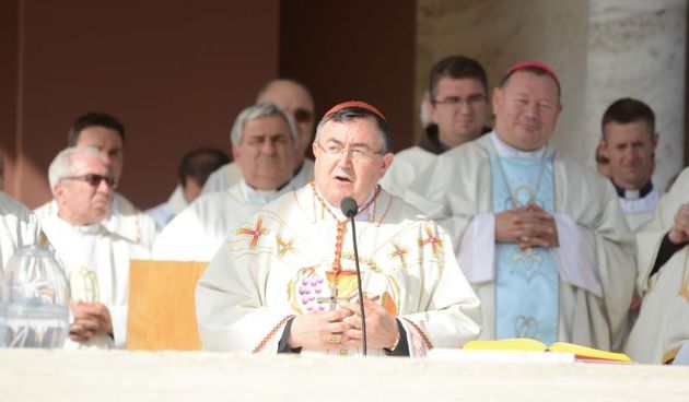 Marija Bistrica – 9. hodocasce vjernika Vrhbosanske nadbiskupije i Banjalucke biskupije u svetiste Majke Bozje Bistricke. Svetu misu za 10.000 vjernika predvodio je Vrhbosanski nadbiskup Vinko Puljic. Photo: Matija Topolovec/PIXSELL