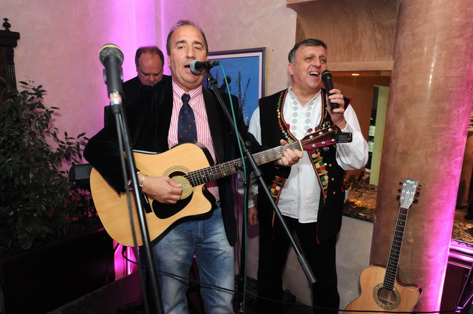 Zadar, 280213.
Poznati restoran Niko na zadarskoj Puntamici je veceras uz bogatu veceru i pjesmu brojnih izvodjaca sa svojim prijateljima i cestim gostima proslavio 50 godina od otvorenja. Na veceri su se pojavili brojni kumovi restorana kroz godine poput