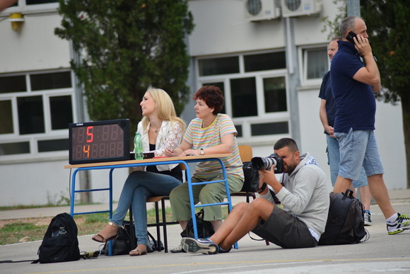 U povodu blagdana Kraljice Mira u Stanovima odigrana utakimica između veterana KK Zadar i Stanova, Foto: Iva Perinčić U povodu blagdana Kraljice Mira u Stanovima odigrana utakimica između veterana KK Zadar i Stanova, Foto: Iva Perinčić
