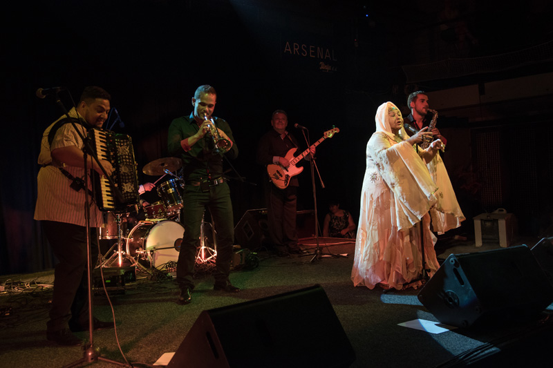 Esma Redžepova, prateći bend Folk Masters i gost Ibus Ibraimovski @ Arsenal Zadar Esma Redžepova, prateći bend Folk Masters i gost Ibus Ibraimovski @ Arsenal Zadar