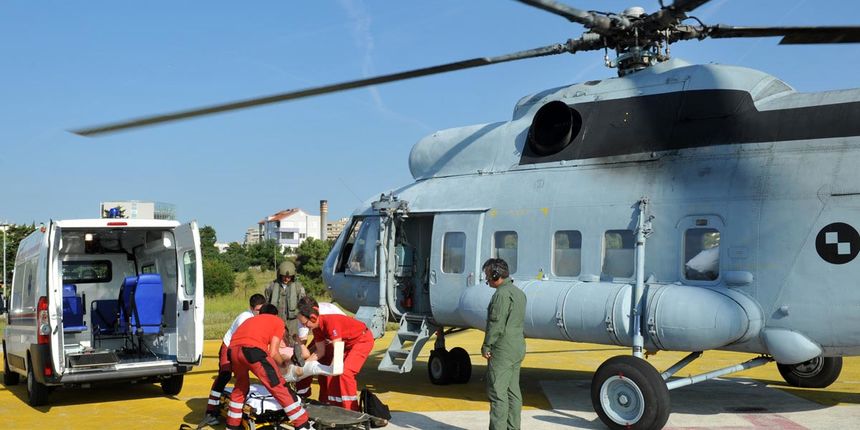Letačka posada HRZ i PZO u akciji spašavanja sa Hvara, foto: MORH