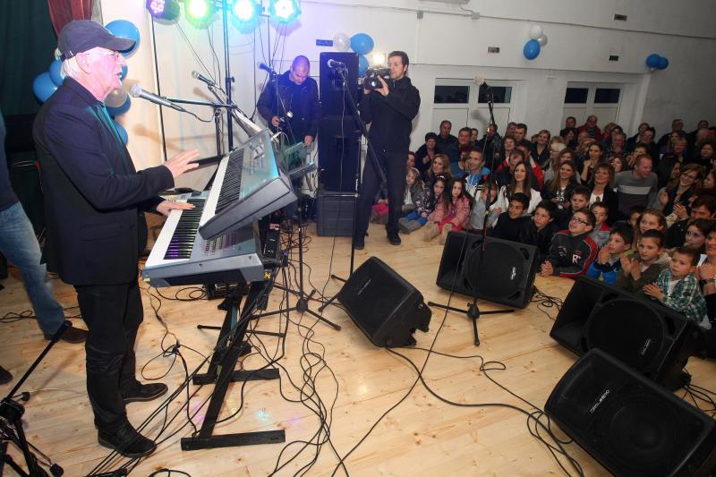 Kali: Oliver i prijatelji nastupili u sklopu akcije “Palčić gore”, Foto: Dino Stanin/PIXSELL Kali: Oliver i prijatelji nastupili u sklopu akcije “Palčić gore”, Foto: Dino Stanin/PIXSELL