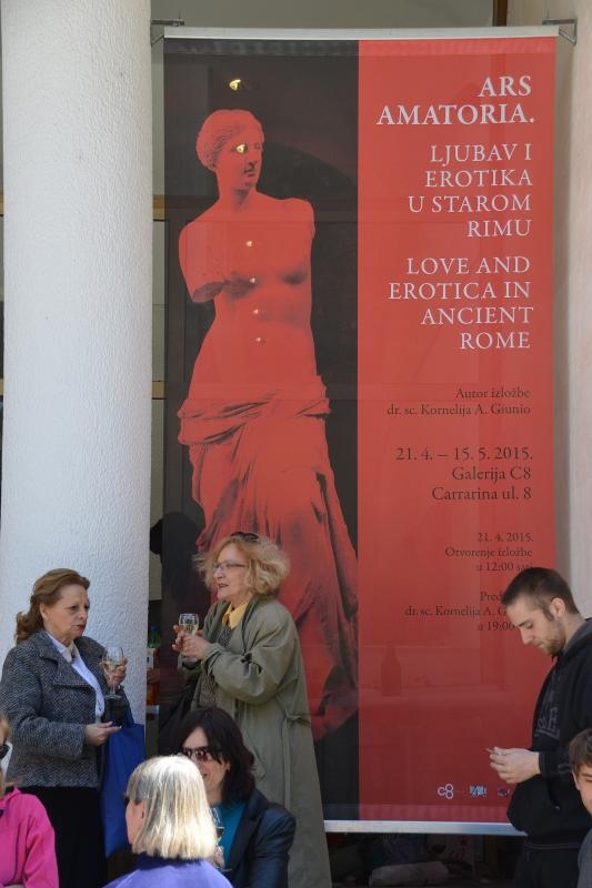 U Galeriji C8 otvorena je izlozba Ars Amatoria ljubav i erotika u starom Rimu koju organiziraju Arheoloski muzej Zadar i Arheoloski muzej Istre .O izlozbi su govorili Darko Komso ravnatelj Arheoloskog muzeja u Puli i Autorica izlozbe dr. sc. Kornelija A. U Galeriji C8 otvorena je izlozba Ars Amatoria ljubav i erotika u starom Rimu koju organiziraju Arheoloski muzej Zadar i Arheoloski muzej Istre .O izlozbi su govorili Darko Komso ravnatelj Arheoloskog muzeja u Puli i Autorica izlozbe dr. sc. Kornelija A.