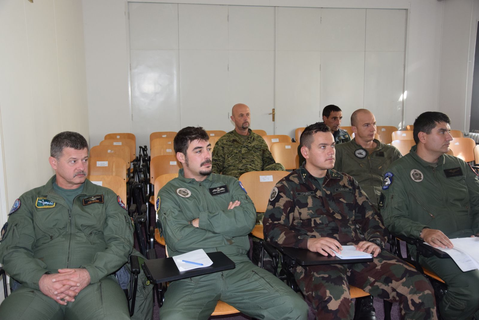 Mađarski piloti i tehničari posjetili eskadrilu aviona u Zemuniku