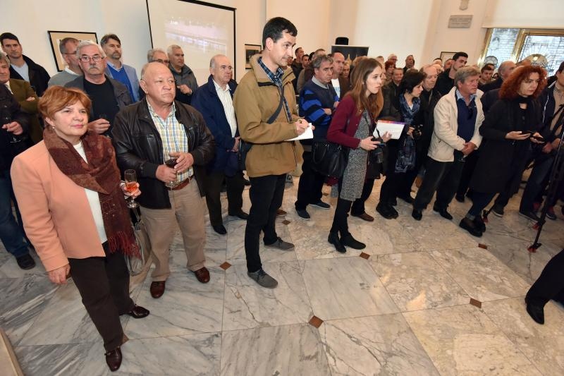 U Gradskoj loži otvorena izložba fotografija posvećena “zlatnoj kopački” – Josipu Skoblaru. Foto: Dino Stann/PIXSELL