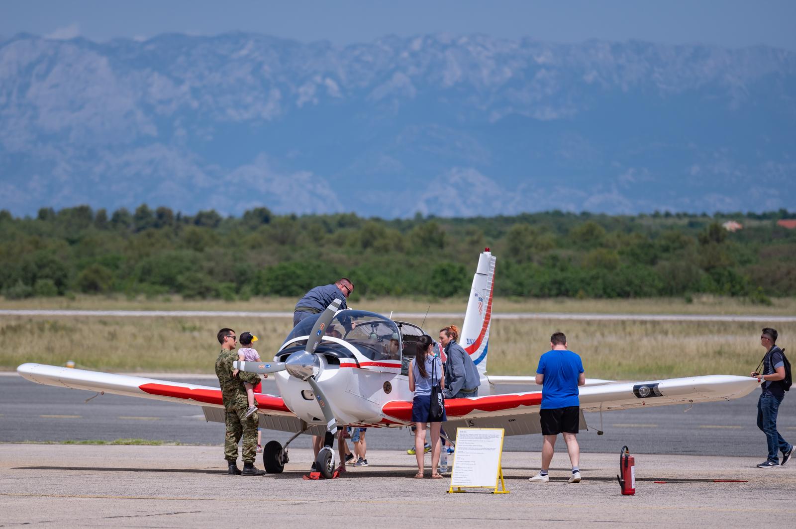 Dan otvorenih vrata vojarne u Zemuniku Dan otvorenih vrata vojarne u Zemuniku