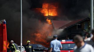 Požar na ŠRC Jelenovac, grad prekriven dimom, zaustavljeni autobusi…