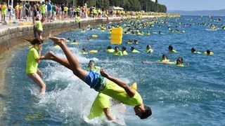 Jubilarni 10. dm Millennium Jump na zadarskoj rivi, Photo: Dino Stanin/PIXSELL Jubilarni 10. dm Millennium Jump na zadarskoj rivi, Photo: Dino Stanin/PIXSELL