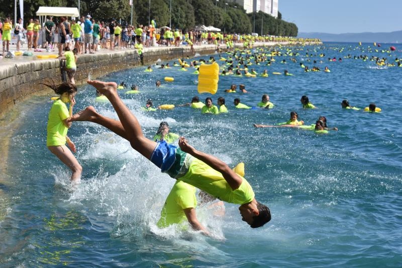 Jubilarni 10. dm Millennium Jump na zadarskoj rivi, Photo: Dino Stanin/PIXSELL Jubilarni 10. dm Millennium Jump na zadarskoj rivi, Photo: Dino Stanin/PIXSELL