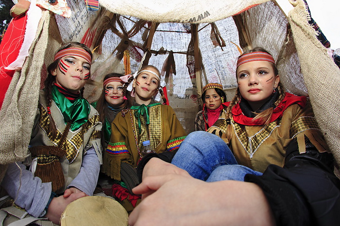 Karneval 2012: Pleme “Crna jama” iz rezervata Stanovi Karneval 2012: Pleme “Crna jama” iz rezervata Stanovi