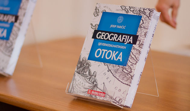 Predstavljanje knjige “Geografija sjevernodalmatinskih otoka” autora prof. dr.sc. Josip Faričića, foto: Darko Belančić
