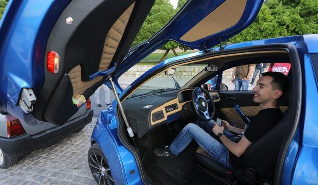 Pokraj Pozdrava Suncu u sklopu Nikola Tesla EV Rally-a predstavljeni su automobili na elektricni pogon. Photo: Filip Brala/PIXSELL