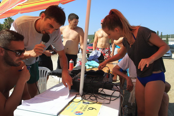 Na plaži Punta u Bibinjama održan 6. Memorijalni turnir u odbojci na pijesku za Tomislav Sikirića – Siku. Foto: Leo Banić Na plaži Punta u Bibinjama održan 6. Memorijalni turnir u odbojci na pijesku za Tomislav Sikirića – Siku. Foto: Leo Banić
