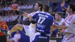 Vrsac, 160112.
Europsko prvenstvo u rukometu u Srbiji.
Prvo kolo, utakmica izmedju Hrvatske i Islanda.
Na slici: Ivano Balic i Jakobsson.
Foto: Drazen Aleksic / CROPIX Vrsac, 160112.
Europsko prvenstvo u rukometu u Srbiji.
Prvo kolo, utakmica izmedju Hrvatske i Islanda.
Na slici: Ivano Balic i Jakobsson.
Foto: Drazen Aleksic / CROPIX