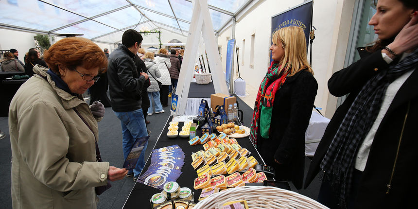 Otvaranje eno-gastro kutka u atriju palače Cedulin u Zadru Otvaranje eno-gastro kutka u atriju palače Cedulin u Zadru