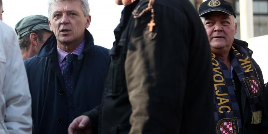 Sudac zupanijskog suda Ivan Turudic posjetio je branitelje koji prosvjeduju ispred Ministarstva branitelja. Photo: Slavko Midzor/PIXSELL Sudac zupanijskog suda Ivan Turudic posjetio je branitelje koji prosvjeduju ispred Ministarstva branitelja. Photo: Slavko Midzor/PIXSELL