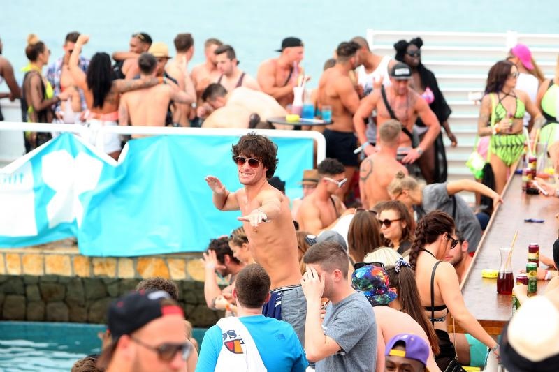 Zrće: Drugi dan Hideout festivala privukao je mnogobrojnu publiku na after beach party, Photo: Luka Stanzl/PIXSELL Zrće: Drugi dan Hideout festivala privukao je mnogobrojnu publiku na after beach party, Photo: Luka Stanzl/PIXSELL