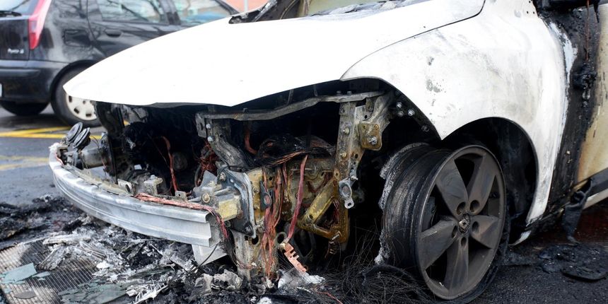 U mjesec dana drugi put izgorio automobil na Vrbanima, nema ozlijeđenih U mjesec dana drugi put izgorio automobil na Vrbanima, nema ozlijeđenih