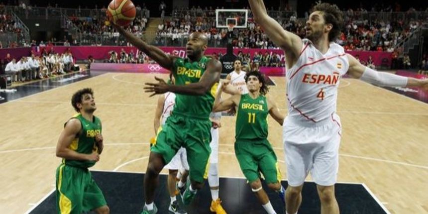 Brazil – Španjolska: Larry Taylor i Pau Gasol, foto: AP Photo Brazil – Španjolska: Larry Taylor i Pau Gasol, foto: AP Photo