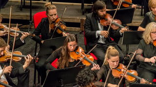 Simfonijski orkestar HRT-a pod ravnjanjem Enrica Dinda otvorio koncertnu sezonu u Zadru Simfonijski orkestar HRT-a pod ravnjanjem Enrica Dinda otvorio koncertnu sezonu u Zadru
