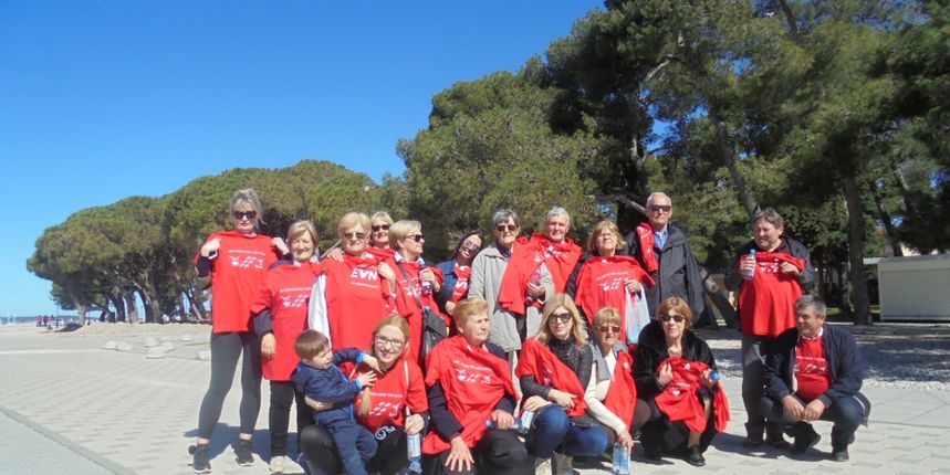 Tisuću koraka kroz tisuću ulica, i do zdravlja zajedno, samo su neke od poruka pod kojima je ove godine provedena akcija obilježavanja Svjetskog dana zdravlja i Biogradu na moru. Tisuću koraka kroz tisuću ulica, i do zdravlja zajedno, samo su neke od poruka pod kojima je ove godine provedena akcija obilježavanja Svjetskog dana zdravlja i Biogradu na moru.
