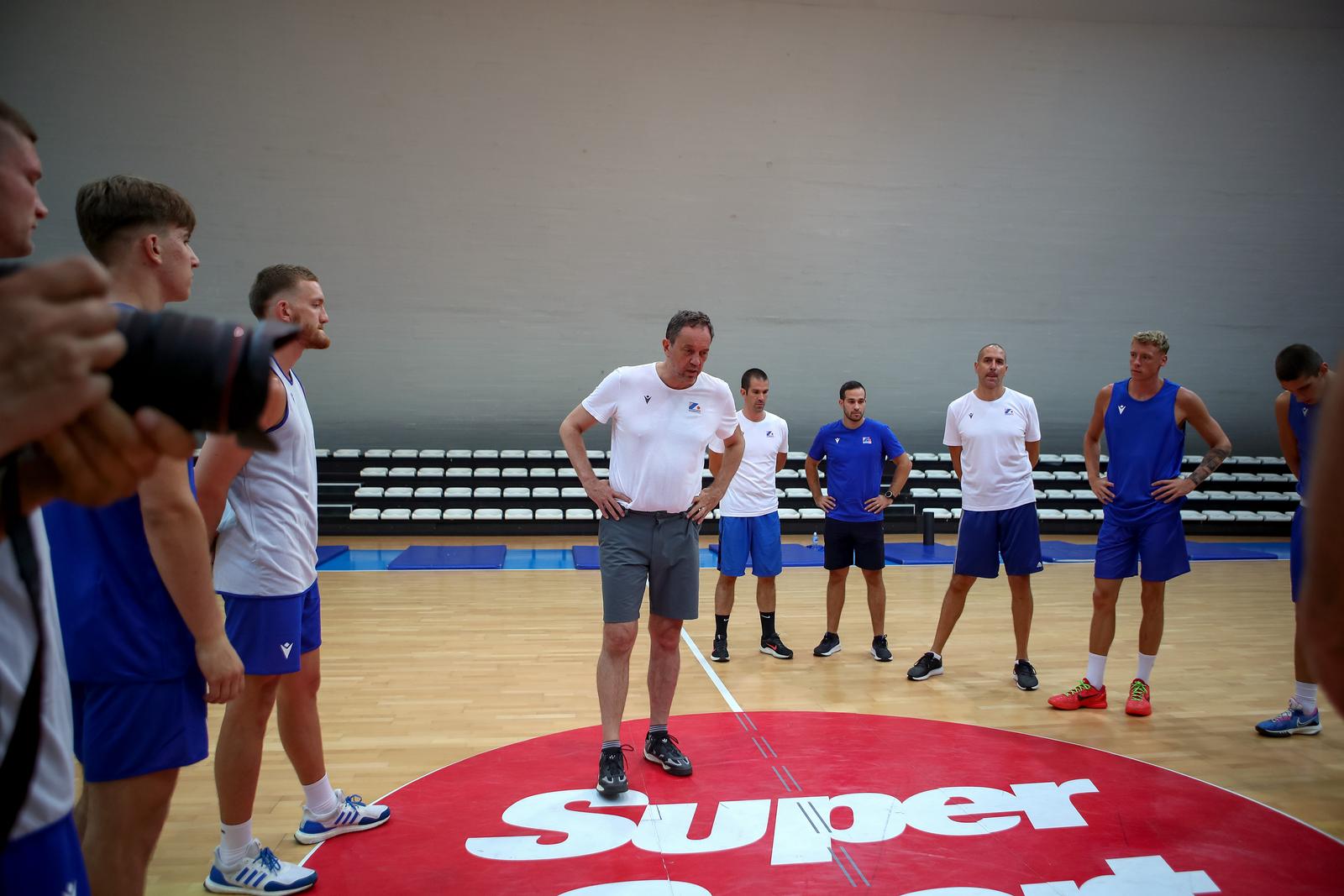 Košarkaši Zadra započeli s pripremama za novu sezonu Košarkaši Zadra započeli s pripremama za novu sezonu