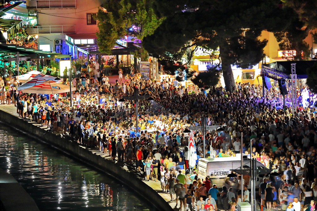Biogradska noć 2017: Spektakularni vatromet. Biograd iz zraka Biogradska noć 2017: Spektakularni vatromet. Biograd iz zraka
