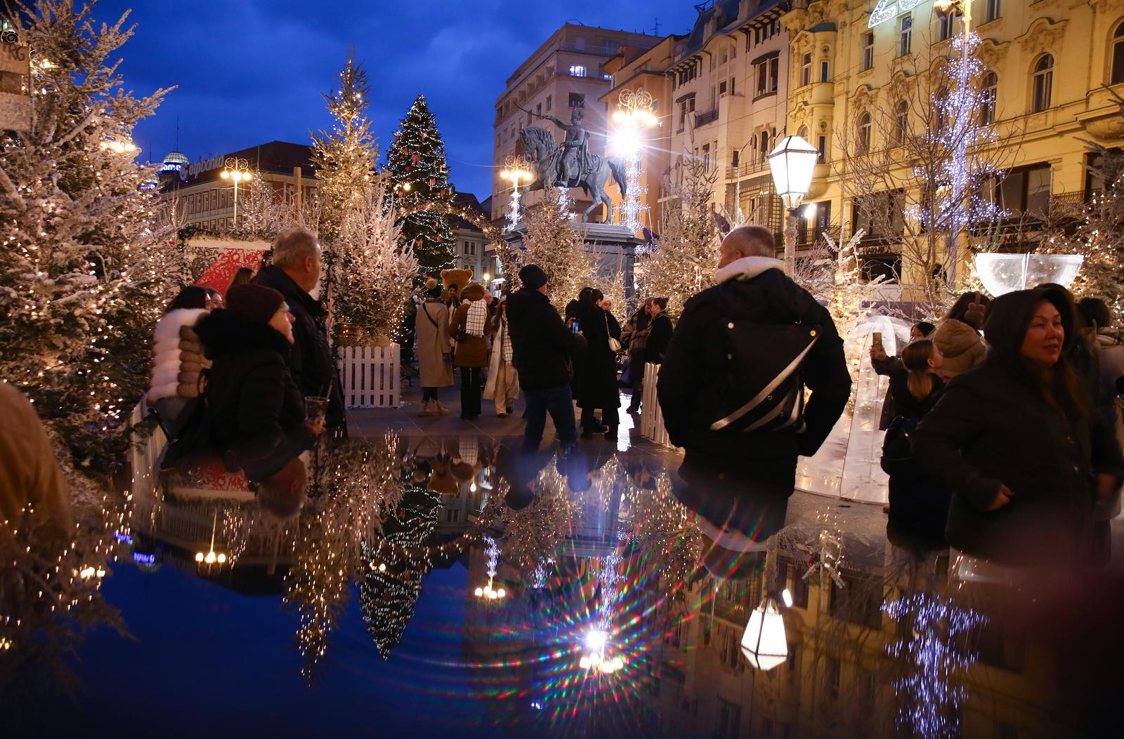 Zagrebački Advent na Trgu bana Jelačića