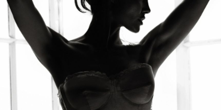 Angelina Jolie u korzetu, foto: Vogue Angelina Jolie u korzetu, foto: Vogue