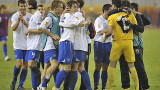 Split, 300910. Stadion Poljud. Nogometna utakmica drugog kola Europske lige, Hajduk – Anderlecht. Na slici: slavlje Hajdukovaca. Foto: Josko Ponos / CROPIX Split, 300910. Stadion Poljud. Nogometna utakmica drugog kola Europske lige, Hajduk – Anderlecht. Na slici: slavlje Hajdukovaca. Foto: Josko Ponos / CROPIX