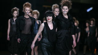 U trgovackom centru West gate sinoc zapoceo modni dogadjaj Nivea Cro A Porter. U trgovackom centru West gate sinoc zapoceo modni dogadjaj Nivea Cro A Porter.