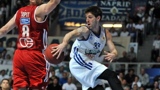 Zadar, 260513.
Dvorana Kresimira Cosica. 
3. polufinalna utakmica prvenstva Hrvatske izmedju KK Zadar i KK Cedevita.
Na fotografiji: Suput i Prostran.
Foto: Luka Gerlanc / CROPIX