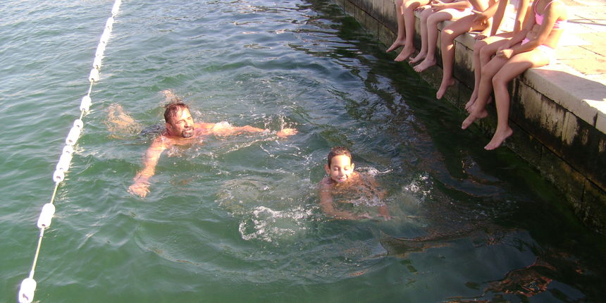 Vito Burčul i mladi plivač Vito Burčul i mladi plivač