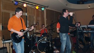 Letu štuke u Maya pub-u Letu štuke u Maya pub-u