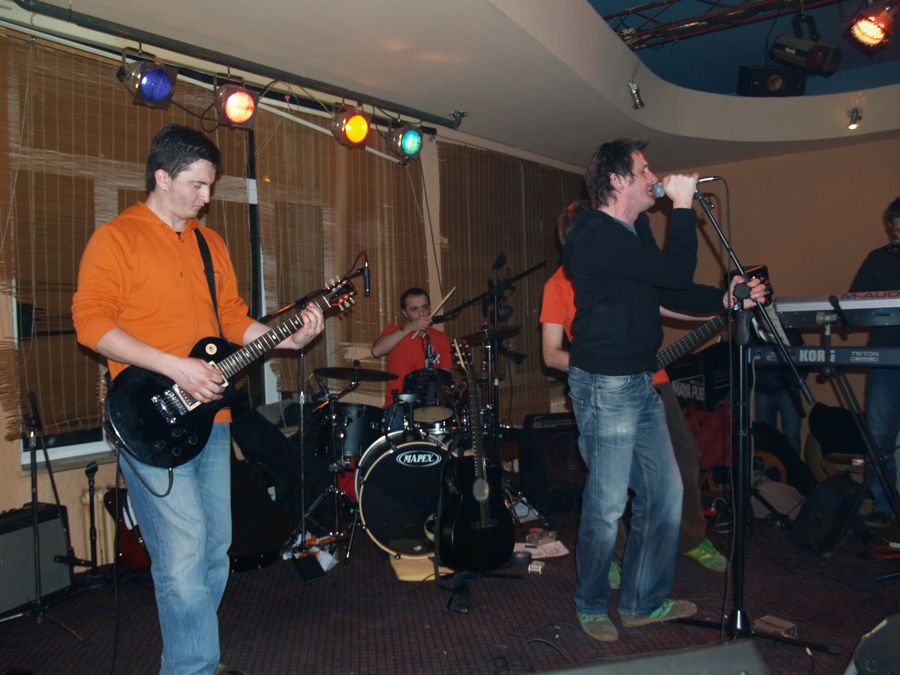 Letu štuke u Maya pub-u Letu štuke u Maya pub-u