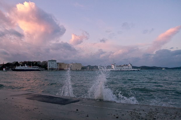 Tramontana u Zadru 17. prosinca 2011., Foto: Leo Banić Tramontana u Zadru 17. prosinca 2011., Foto: Leo Banić