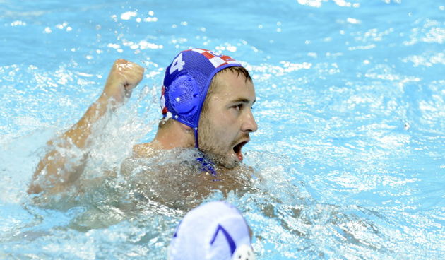London, Velika Britanija, 290712.Vaterpolo Arena.Hrvatska muska vaterpolo reprezentacija igra utakmicu 1. kola u skupini A protiv Grcke tijekom Olimpijskih igara u Londonu.Na fotografiji: Niksa Dobud slavi nakon gola.Foto: Drago Sopta / CROPIX