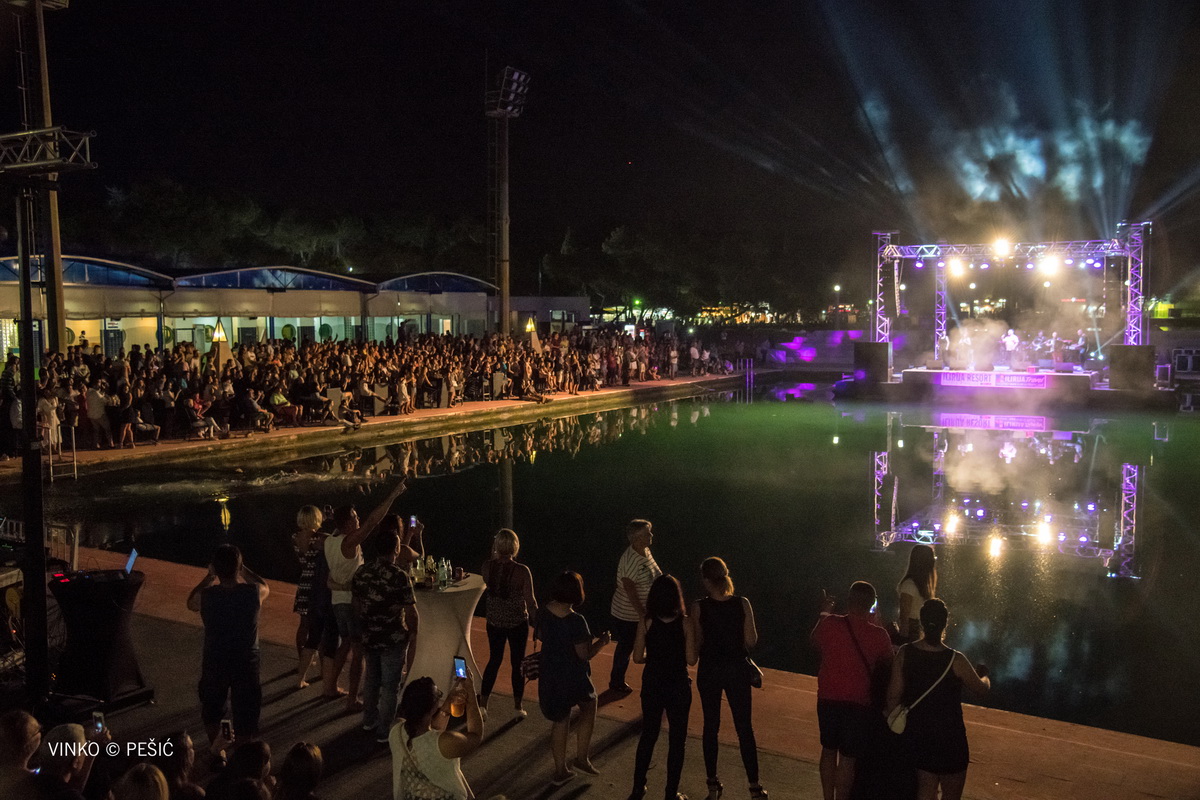 Halid Bešlić @ Bazen Ilirije u Biogradu n/M Halid Bešlić @ Bazen Ilirije u Biogradu n/M