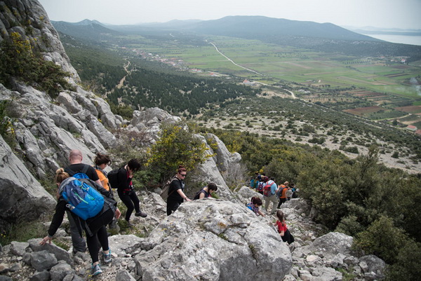 Drugi Planinarski pohod “Hajdemo do Vrane” 2. travnja 2016. Foto: Vinko Pešić