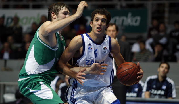 Zadar, 071210.
Dvorana Kresimira Cosica.
4. kolo EuroChallenge kupa. 
Kosarkaska utakmica KK Zadar – KK Pinar Karsiyaka. 
Na slici igrac Zadra Ivan Batur.
Foto: Jure Miskovic / CROPIX