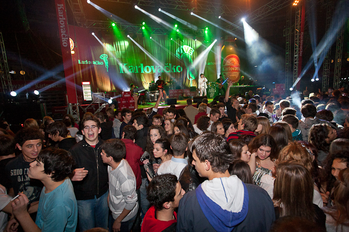 Karlovacko live: Halid Beslic i Crvena jabuka u dvorani Kresimir Cosic u Zadru, Foto: Leo Banic Karlovacko live: Halid Beslic i Crvena jabuka u dvorani Kresimir Cosic u Zadru, Foto: Leo Banic