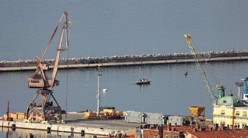 Izmještanje mine iz riječke luke