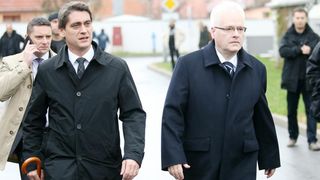 Dan sjecanja na zrtvu Vukovara 1991. – 2014. pod sloganom Vukovar – mjesto posebnog pijeteta. 23. je obljetnica stradavanja i zrtve Vukovara u Domovinskom ratu. Sudionici Kolone sjecanja prolaze ulicama grada do Memorijalnog groblja zrtava iz Domovinskog Dan sjecanja na zrtvu Vukovara 1991. – 2014. pod sloganom Vukovar – mjesto posebnog pijeteta. 23. je obljetnica stradavanja i zrtve Vukovara u Domovinskom ratu. Sudionici Kolone sjecanja prolaze ulicama grada do Memorijalnog groblja zrtava iz Domovinskog