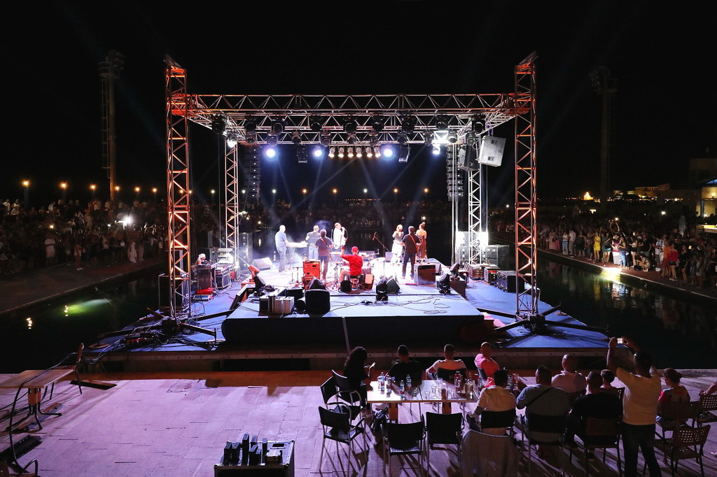 Halid Bešlić maestralno zaključio koncertnu sezonu u Biogradu na Moru